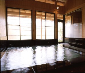 Indoor spa tub