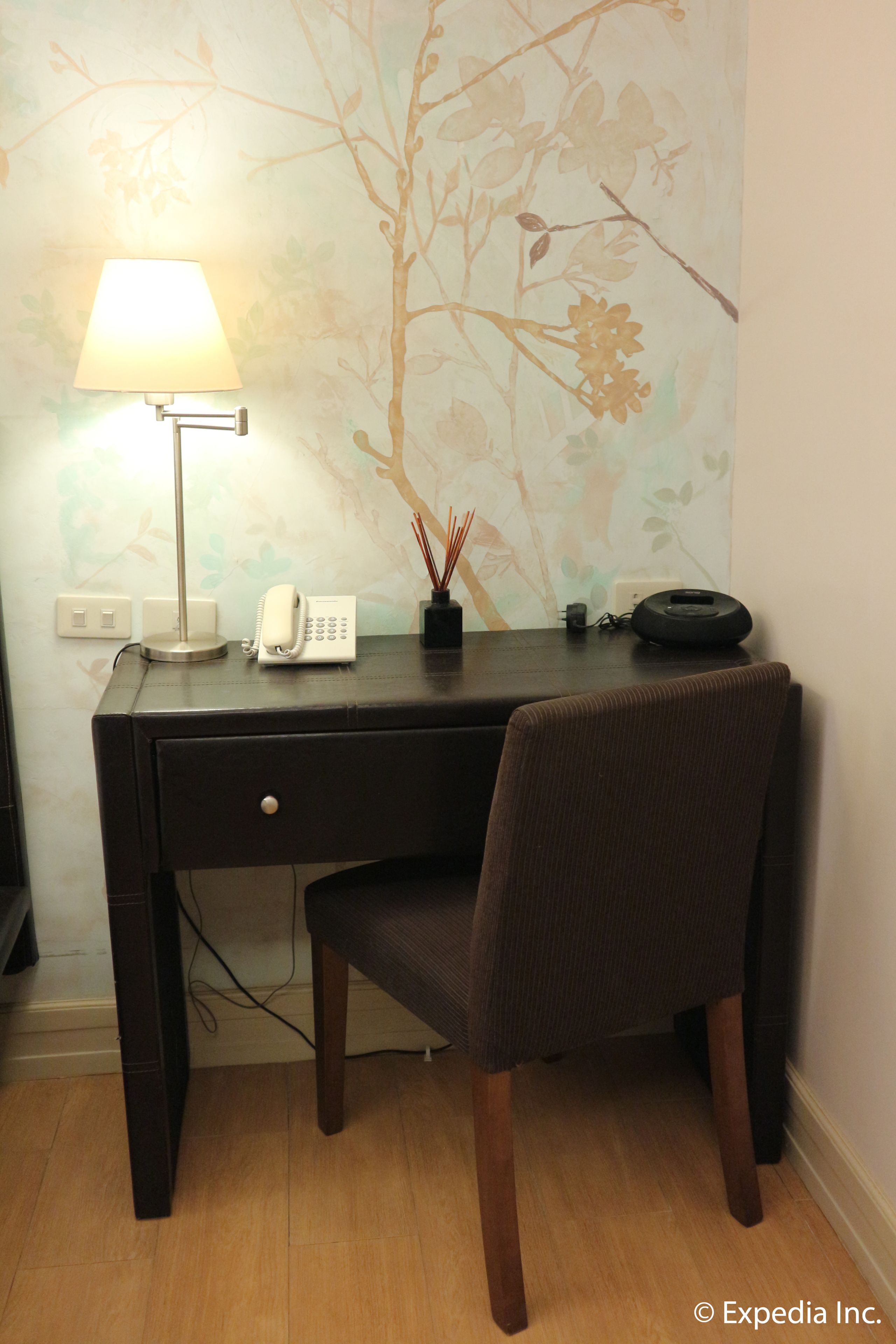 suite | room amenity