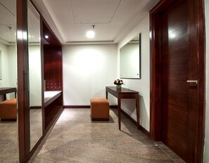 Suite | Living area