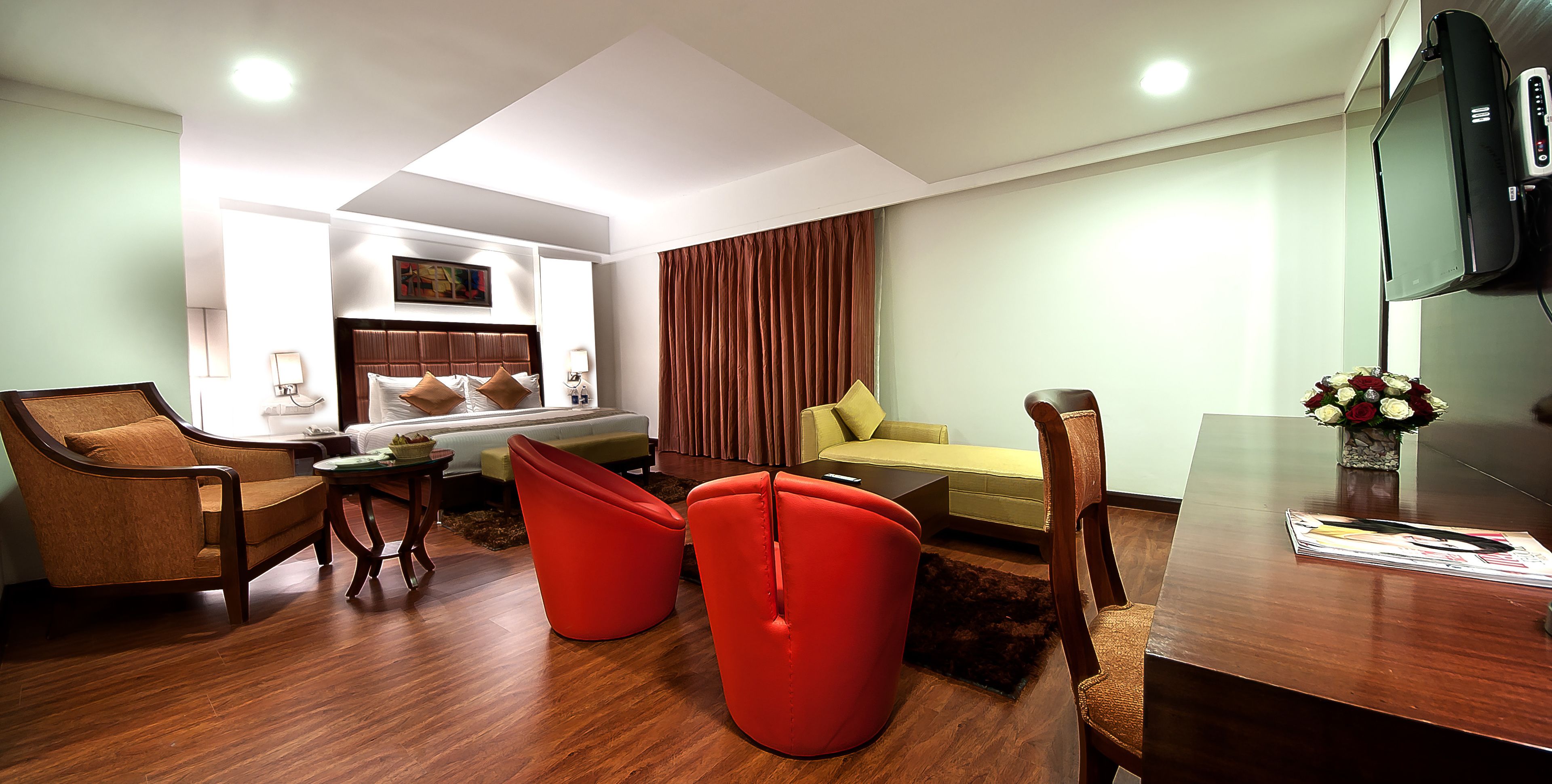 Premium-Zimmer | Wohnbereich | LCD-Fernseher