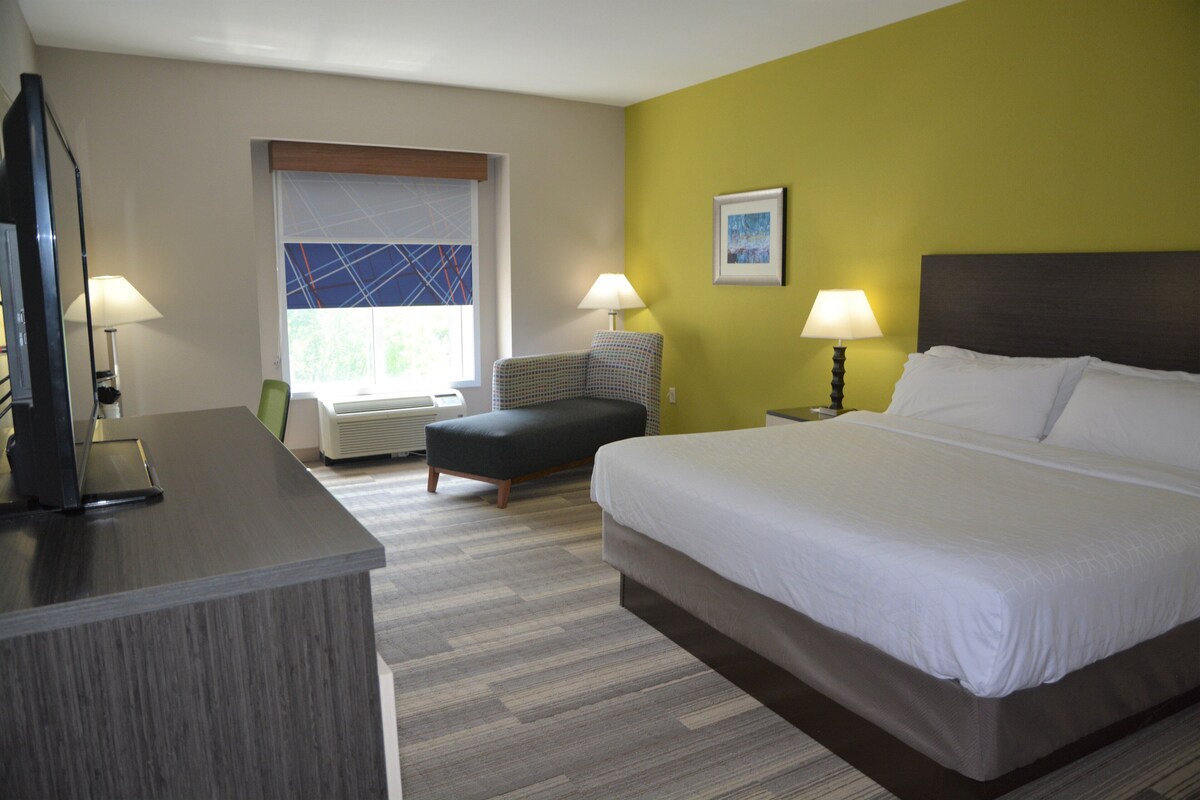 In-room safe, desk, soundproofing, iron/ironing board