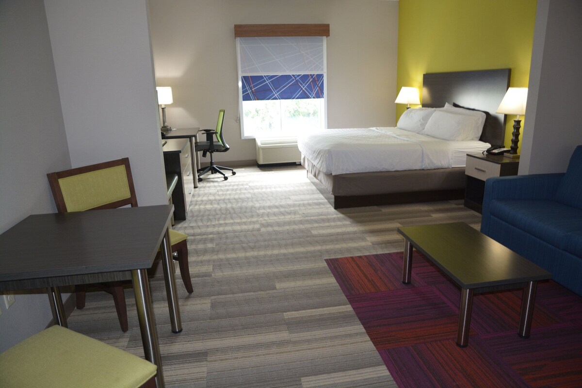 In-room safe, desk, soundproofing, iron/ironing board