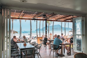 Breakfast, lunch, dinner served; international cuisine, beach views