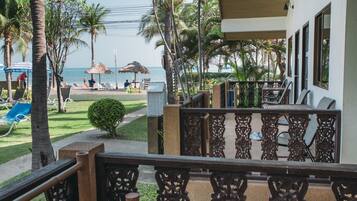 Superior Bungalow Pool View | Terrasse/Patio