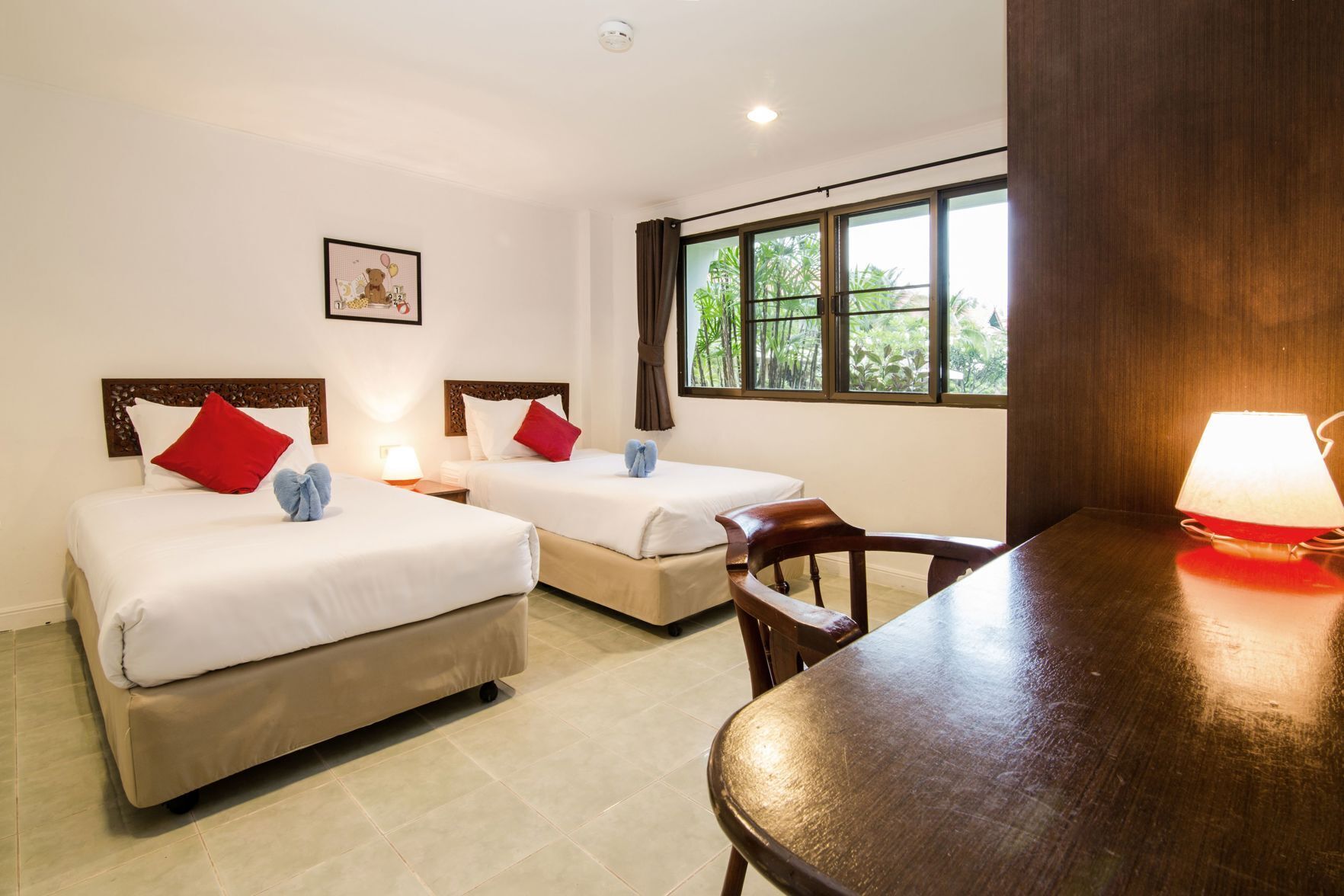 Minibar, in-room safe, individually decorated, individually furnished