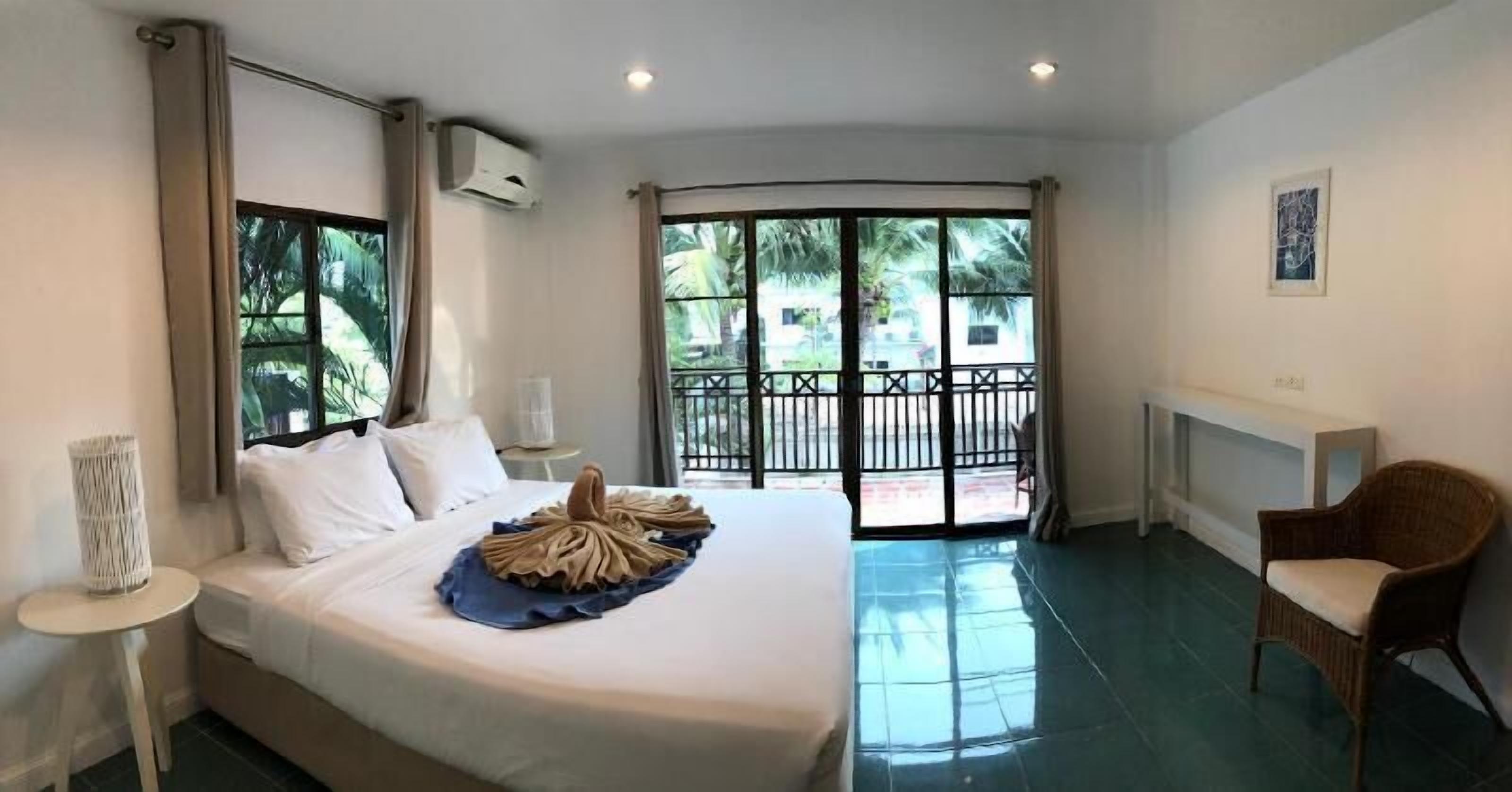 Minibar, in-room safe, individually decorated, individually furnished