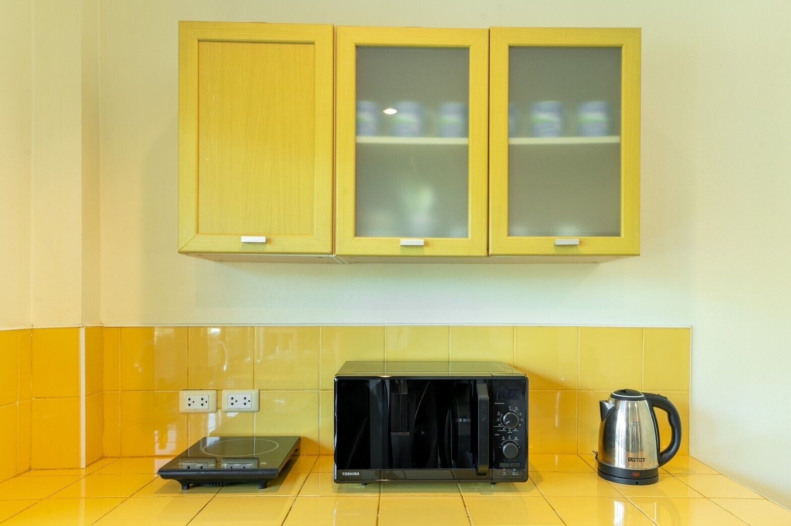 fridge, electric kettle