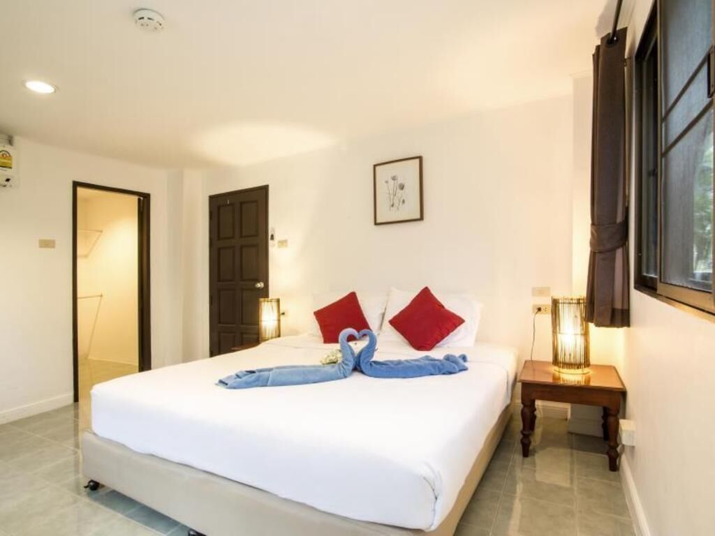 Minibar, in-room safe, individually decorated, individually furnished