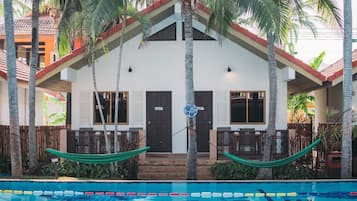 Superior Bungalow Pool View | Utsikt från rummet