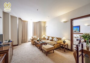 Deluxe Suite King Bed