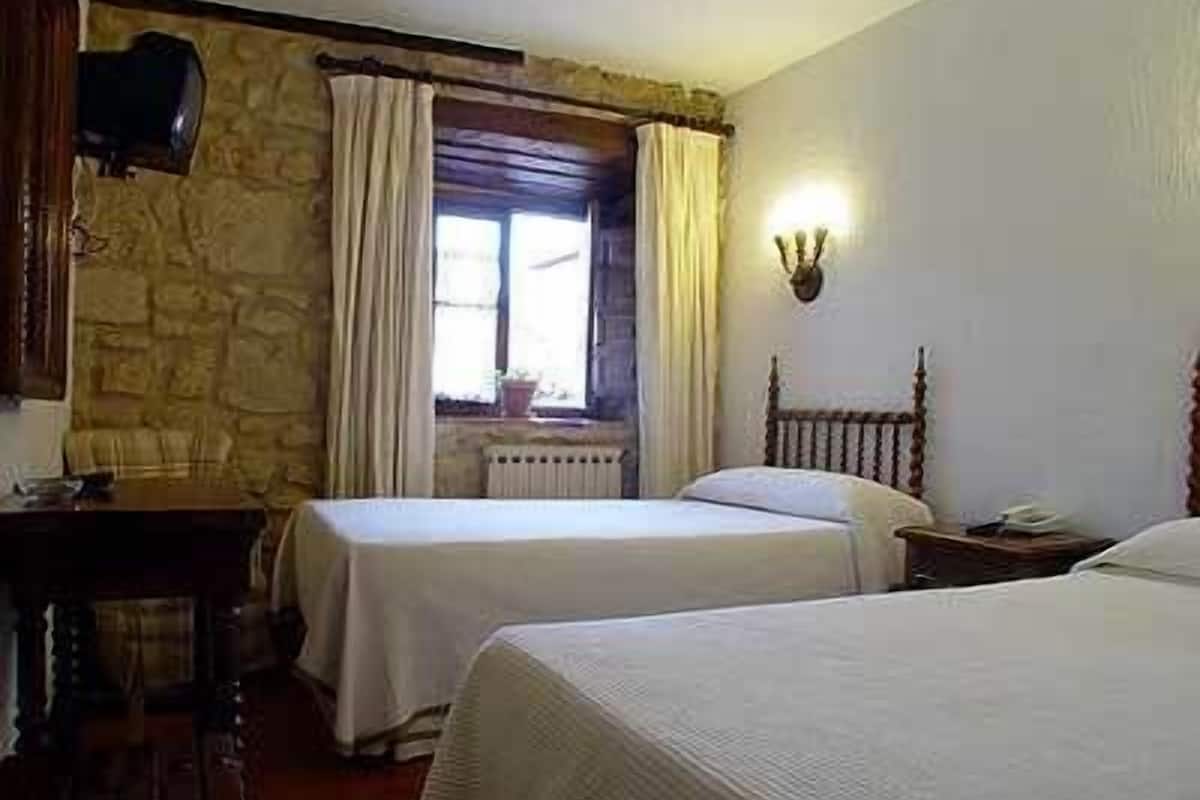 Standard Double Room | In-room safe, desk, blackout drapes, iron/ironing board