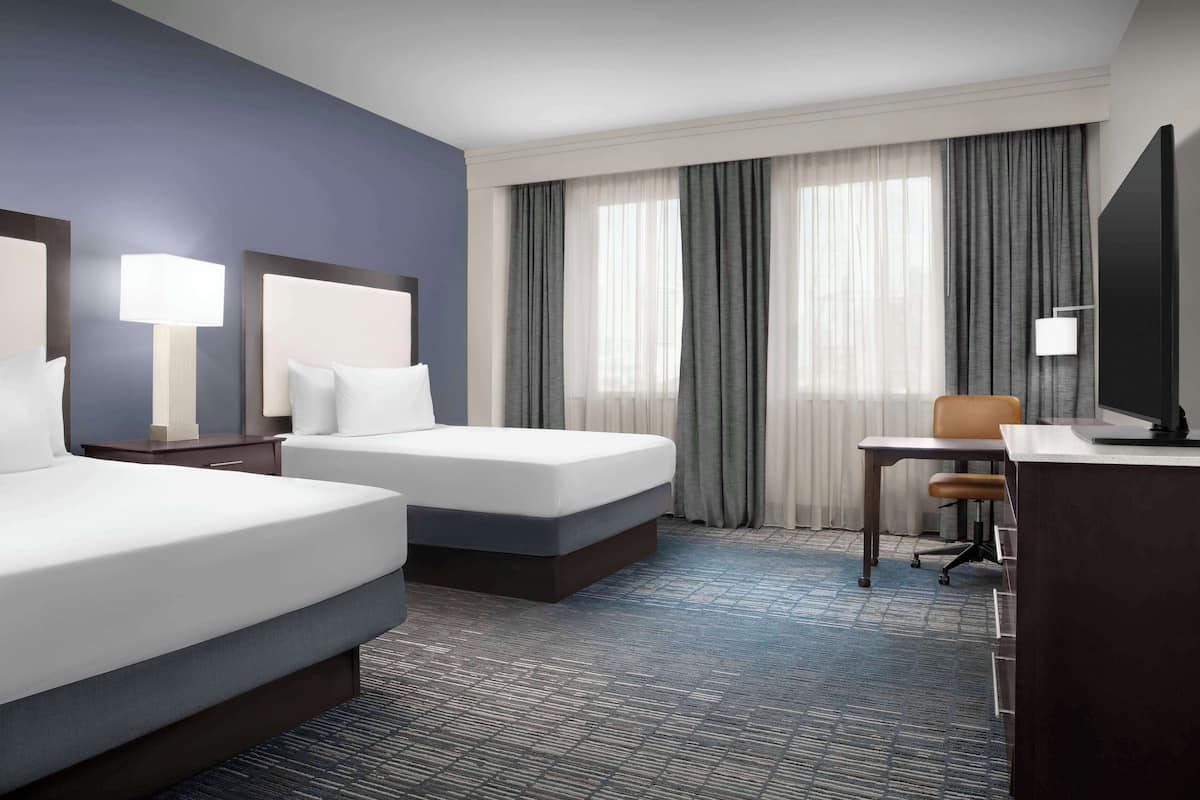 2 Bedroom Suite King 2 Queens