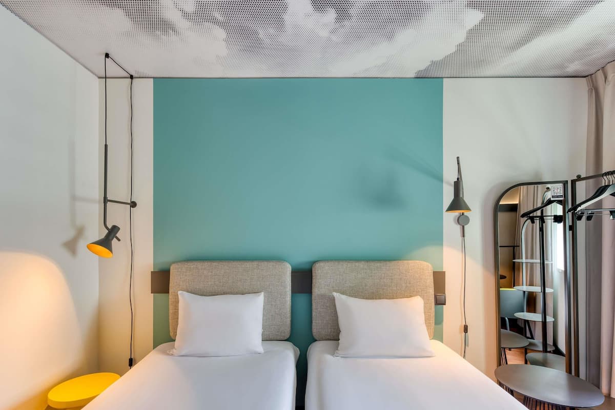 Standard Twin Room, 2 Twin Beds | Desk, soundproofing, free cribs/infant beds, free WiFi