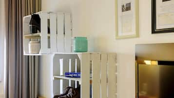 Schreibtisch, schallisolierte Zimmer, kostenlose Babybetten