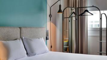 Standard Double Room, 1 Queen Bed | Desk, soundproofing, free cots/infant beds, free WiFi