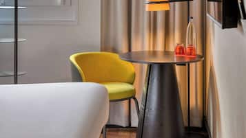 Standard-Doppelzimmer, 1 Queen-Bett | 1 Schlafzimmer, Schreibtisch, schallisolierte Zimmer