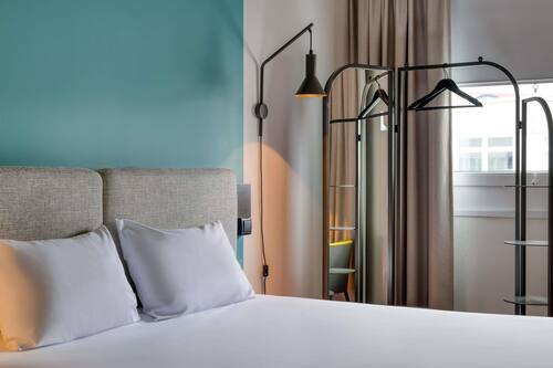 Standard Double Room, 1 Queen Bed | Desk, soundproofing, free cribs/infant beds, free WiFi