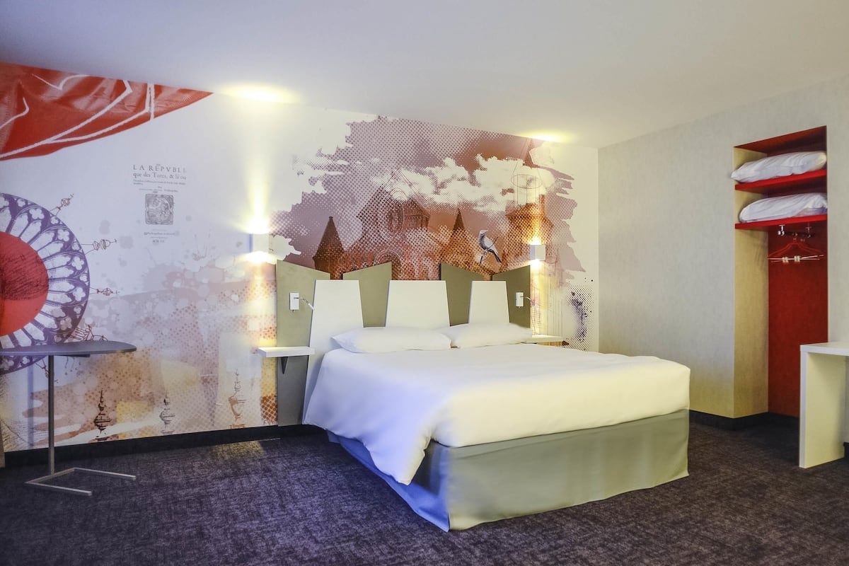 Chambre Standard, 2 lits une place | Décoration personnalisée, ameublement personnalisé, bureau