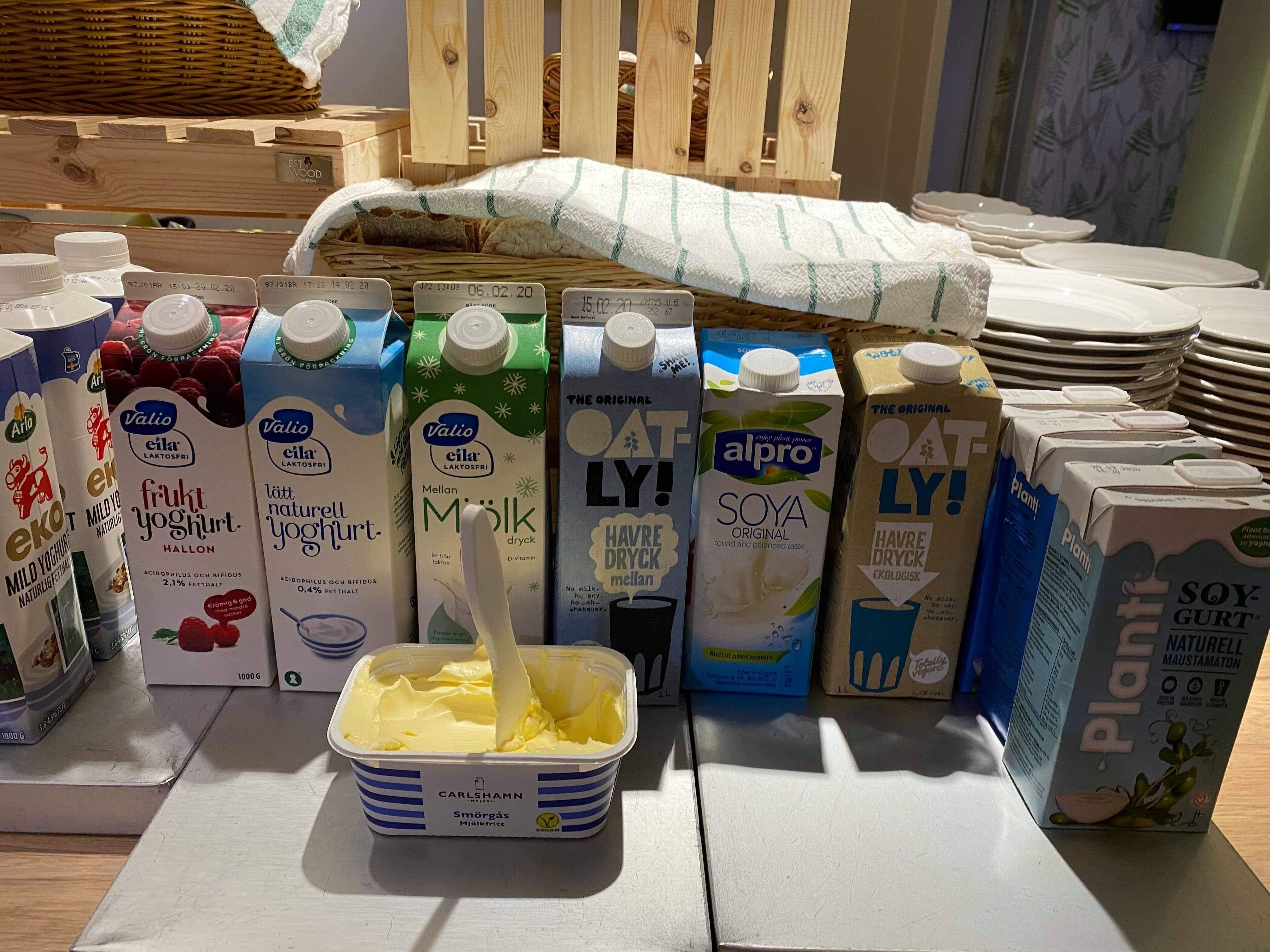 free daily self-service breakfast