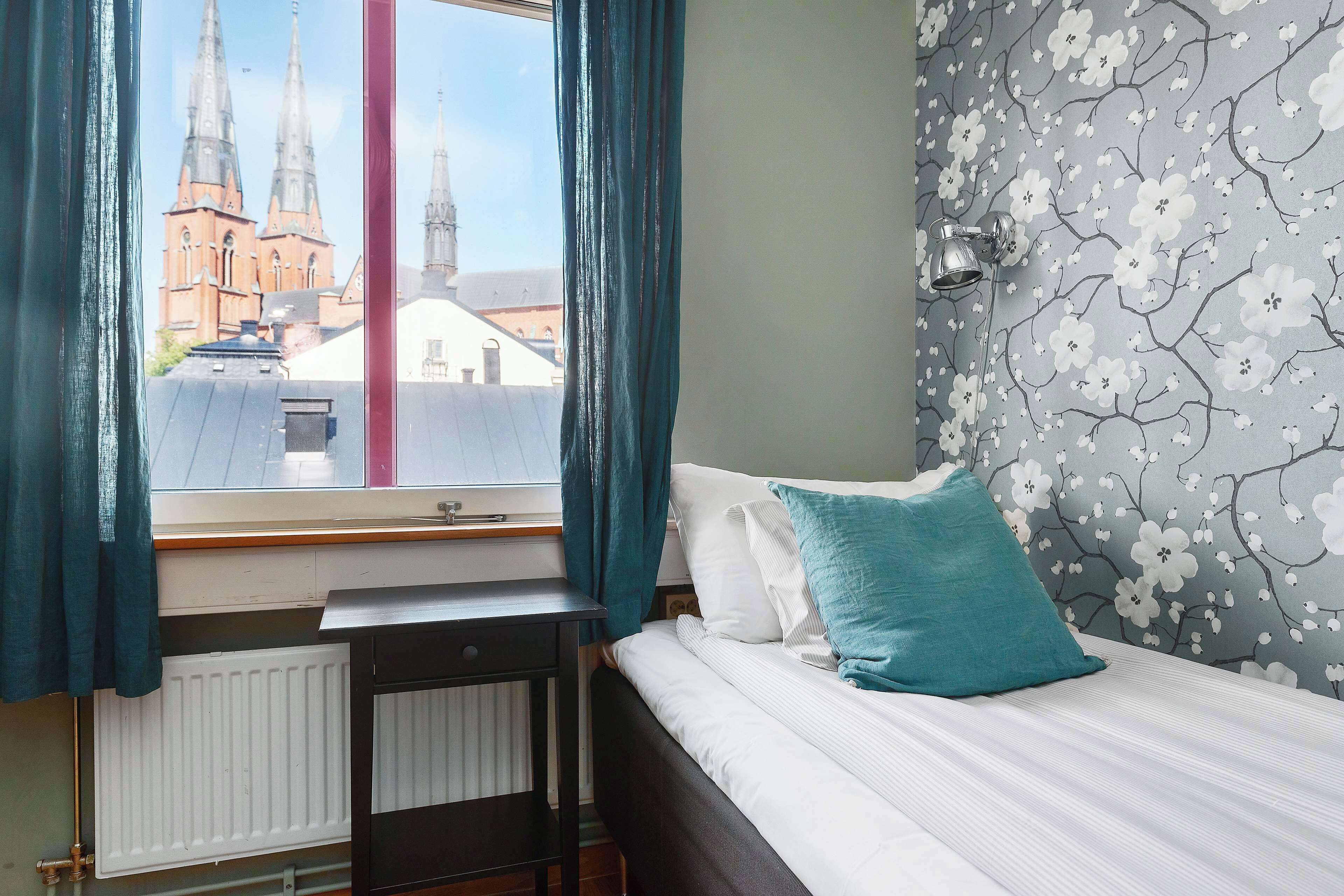 Premium bedding, individually furnished, desk, free WiFi