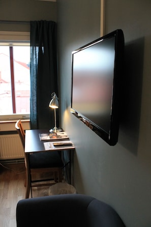 Economy Twin Room, Private Bathroom