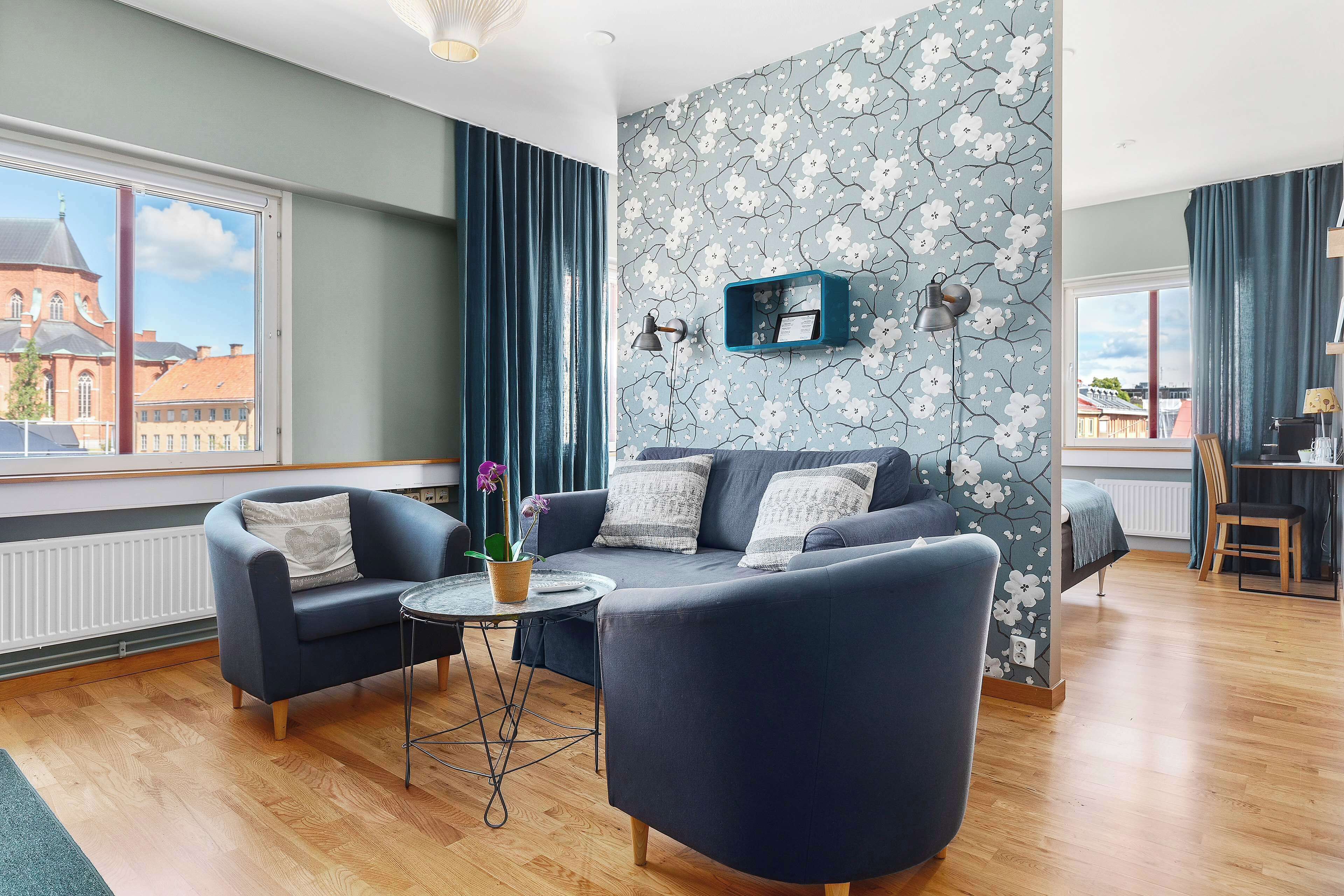 Literie de qualité supérieure, ameublement personnalisé, bureau