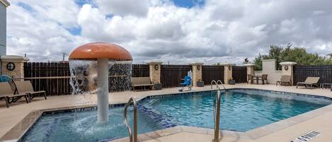 Piscina externa sazonal