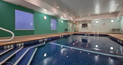Holiday Inn Express Hotel & Suites, Carlisle-Harrisburg Area by IHG