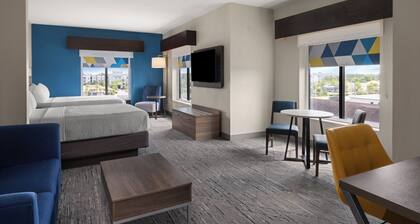 Holiday Inn Express & Suites Orlando East - UCF Area by IHG