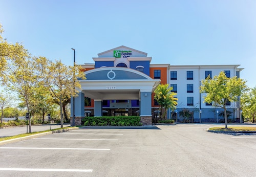 Holiday Inn Express & Suites Orlando East - UCF Area by IHG
