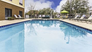 Outdoor pool, open 8:00 AM to 9:00 PM, pool loungers