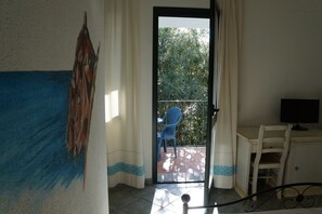 Individually decorated, cots/infant beds