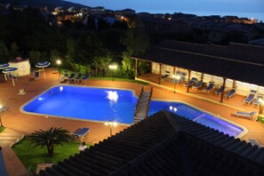 Outdoor pool, pool umbrellas, pool loungers