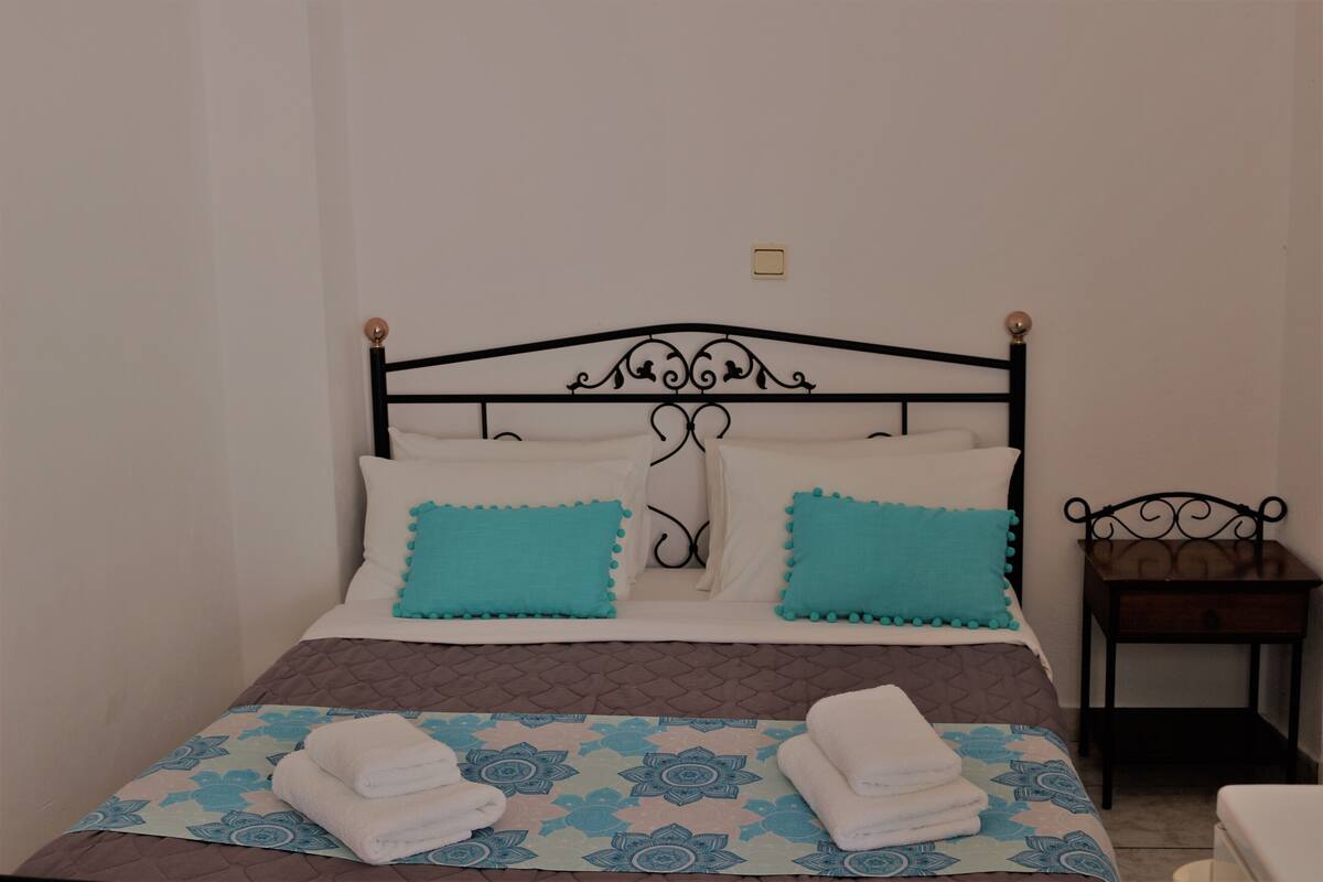 Habitación económica doble | Wifi gratis y ropa de cama