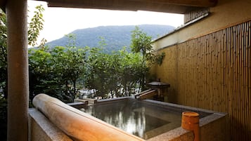 Chambre, non-fumeurs (Japanese-style, with open-air bath) | Équipements de salle de bain | Ensemble douche/baignoire, baignoire relaxante profonde