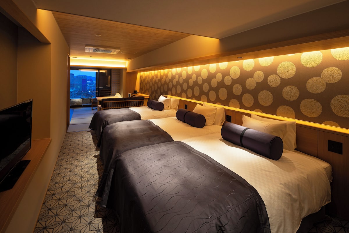 Living suite with open-air bath-Kunshiko (Non-smoking) | Premium bedding, down duvets, in-room safe, desk