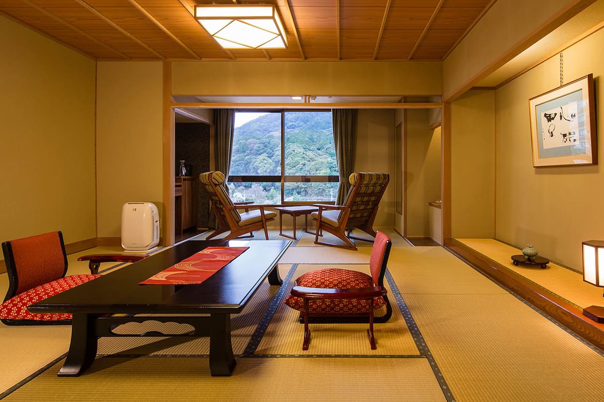 32-inch lcd tv with digital channels, tv