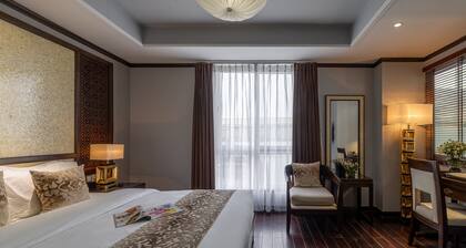 Golden Lotus Luxury Hotel