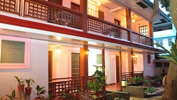 Twin Room, 2 Single Beds, Private Bathroom | Terrace/patio