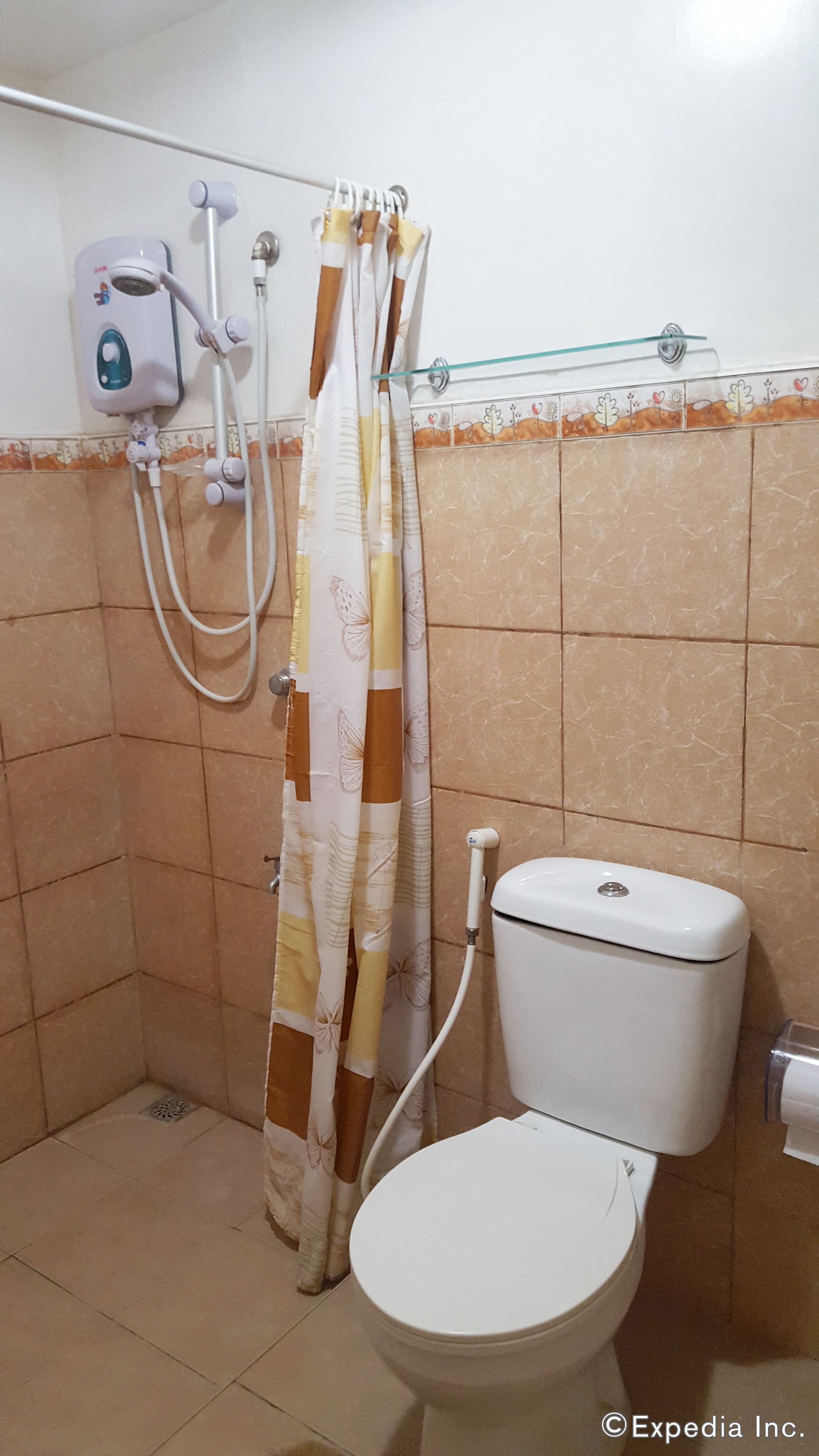 shower, free toiletries, hair dryer, slippers