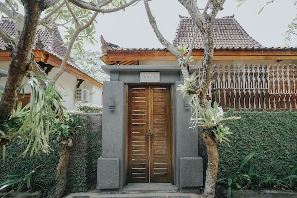 Front of property - Alam Bidadari Seminyak Villas (Seminyak)