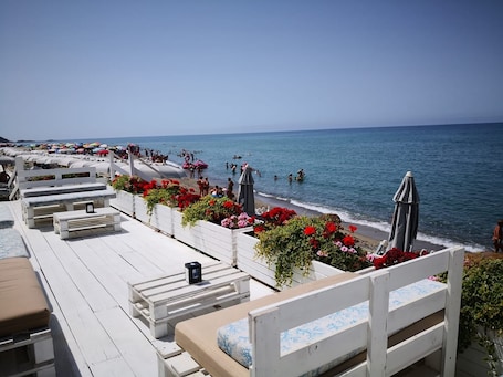 Beach bar. Hotel Venere