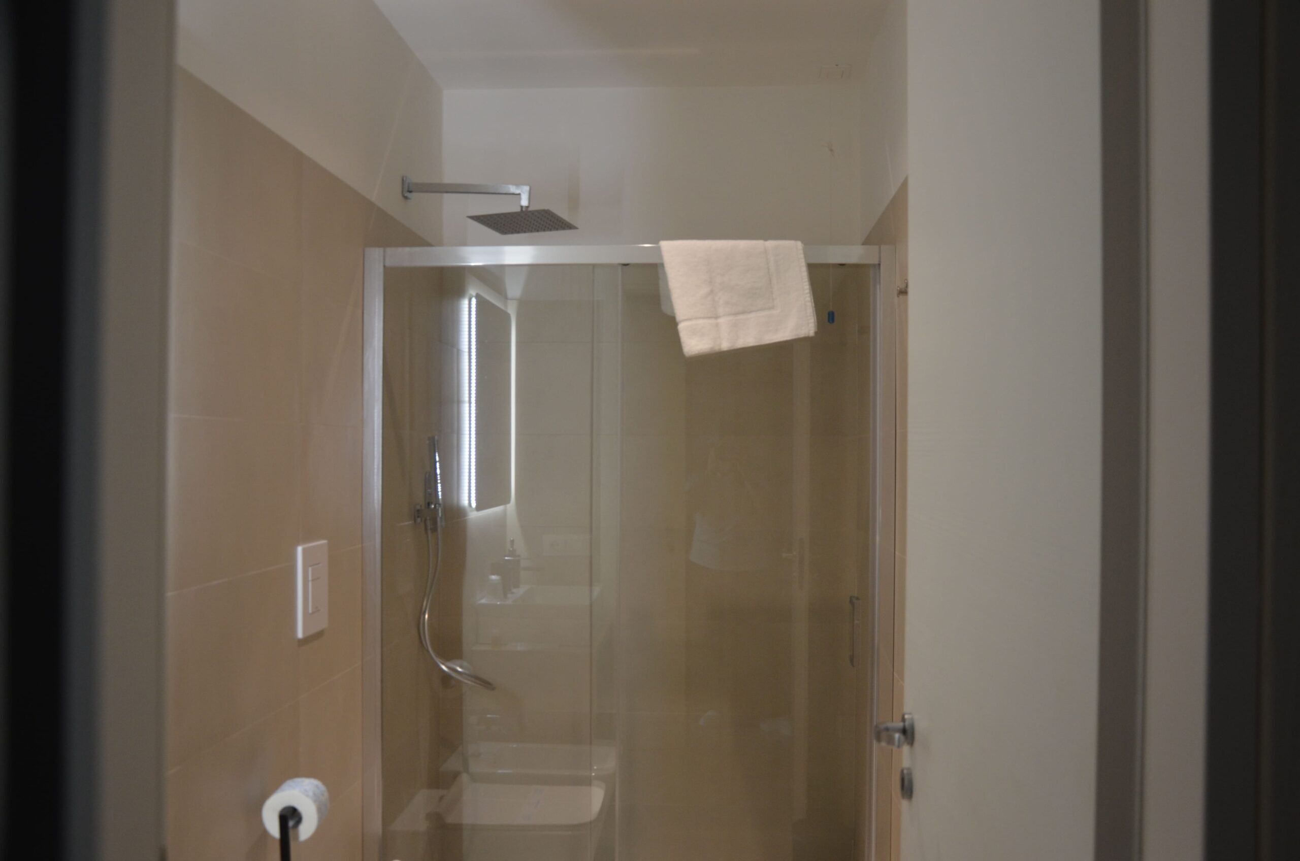 deluxe double room | bathroom | deep-soaking bathtub, free toiletries, hair dryer, towels