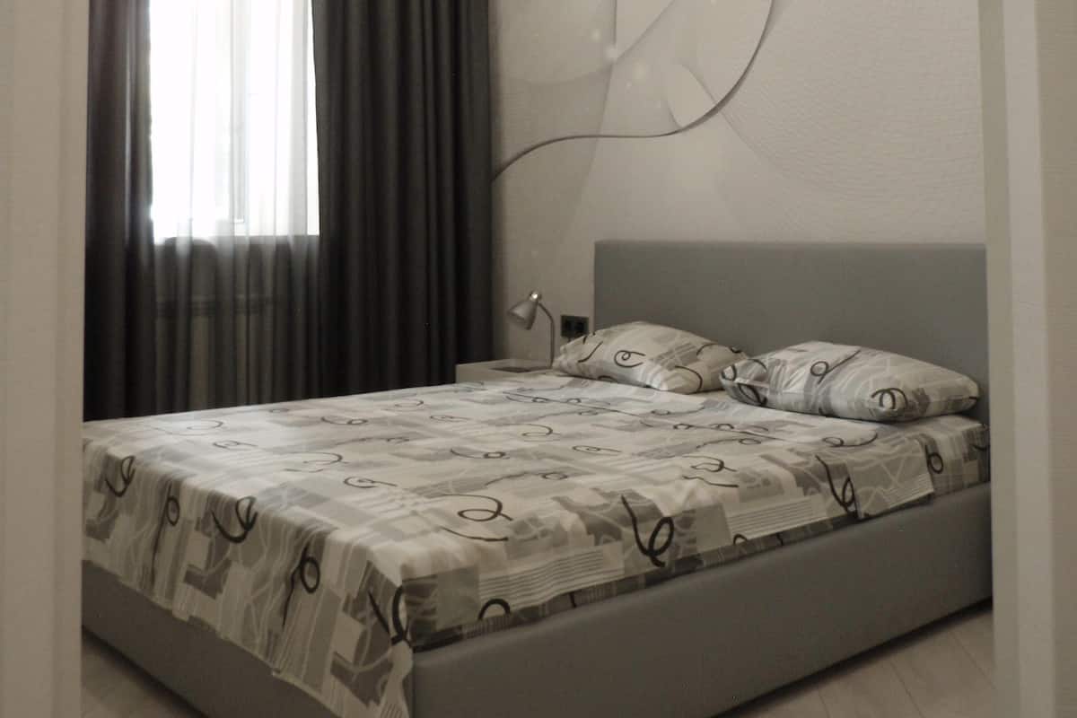One Bedroom Apartment Superior (Luteranskaya 8) | Egyptian cotton sheets, pillowtop beds
