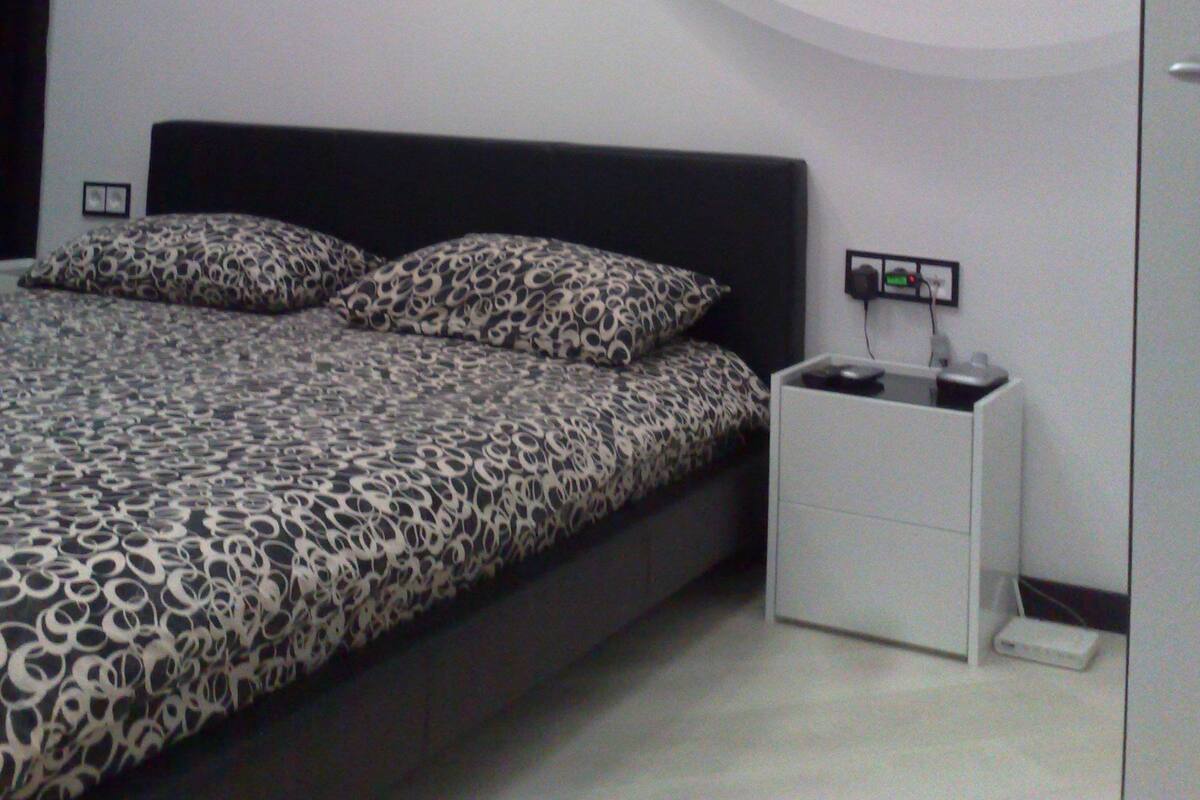 Superior Apartment, 1 Bedroom (Malaya Zhitomirskaya 16/3) | Egyptian cotton sheets, pillowtop beds