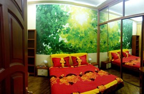 Apartment, 2 Bedrooms (Malaya Zhitomirskaya 17)