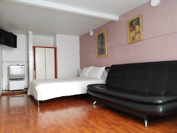 Habitación empresarial doble | Caja de seguridad en la habitación, wifi gratis y ropa de cama 