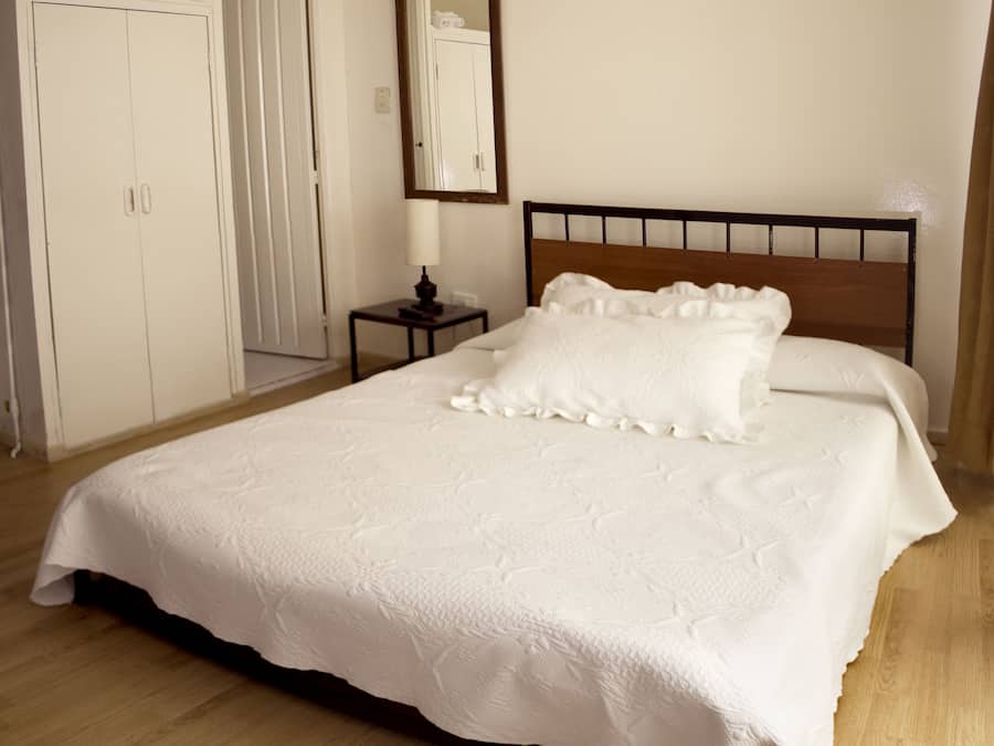 Suíte júnior | Cofres nos quartos, Wi-Fi de cortesia, roupa de cama
