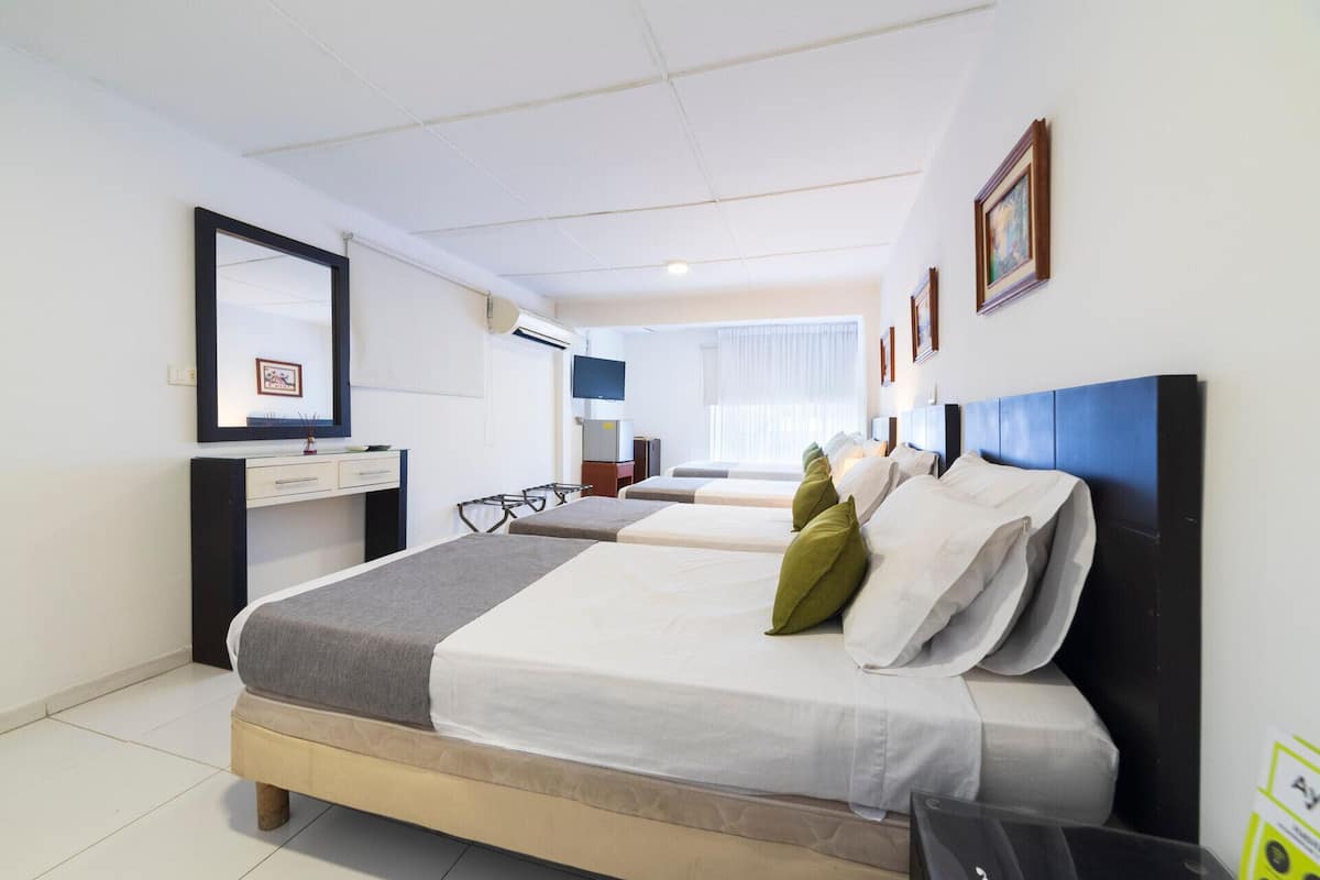 Hypo-allergenic bedding, desk, soundproofing, free WiFi
