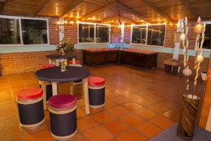 Bar (in der Unterkunft)